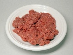 Mencincang Daging Sapi