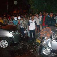 Pengemudi Innova Pingsan, 2 Penumpang Taxi Luka Berat