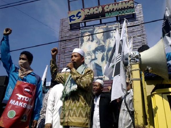 Ormas Islam Razia Lokalisasi 