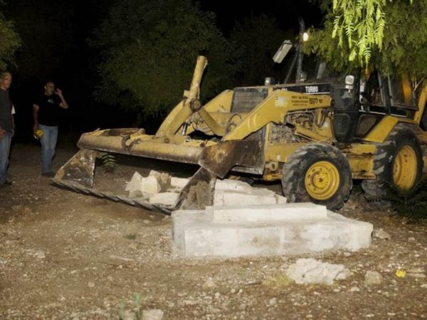 Israel Hancurkan Makam Muslim Kuno