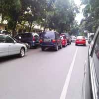Mengapa Bisa Parkir Sembarangan di Sebelah Mabes Polri