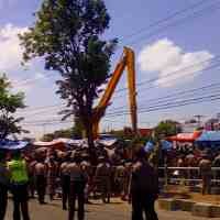 Penertiban Kawasan Keputran Diwarnai Perlawanan Pedagang