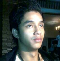 Adly Fairuz Lebih Suka Puasa Didampingi Pacar