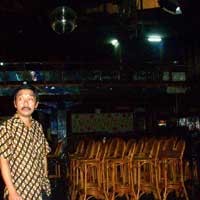 Satpol PP dan Polisi Sweeping Lokalisasi di Surabaya