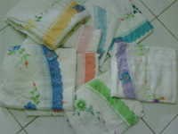 Cantik Saat Tarawih dengan Mukena Batik Colet Khas Pekalongan