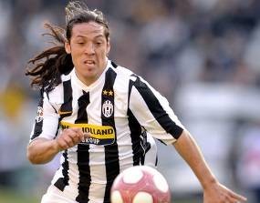 Camoranesi Batal ke Birmingham