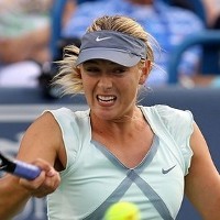 Clijsters & Sharapova Lolos, Zvoraneva Selamat