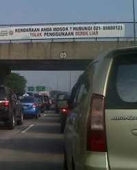 4 Mobil Tabrakan di Tol JORR Dievakuasi, Macet Tetap Terasa