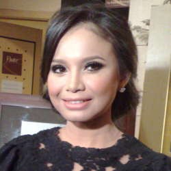 Rossa Ajak Mantan Suami Buka Puasa Bareng