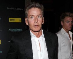 Calvin Klein Tak Lagi Peduli Fashion