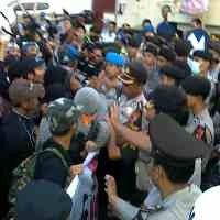 Demo Tuntut Abu Bakar Baasyir Bebas Diwarnai Aksi Dorong