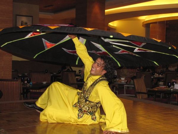 Asyiknya Buka Puasa Ditemani Tanoura