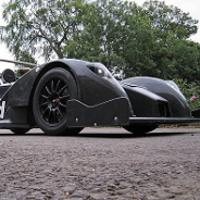 Mobil Balap Indy500 di Jalan Raya