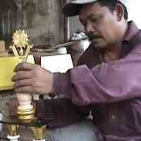 Manfaatkan Limbah, Pengrajin Piala Menuai Berkah Agustusan 