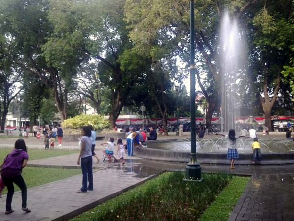 Ngabuburit di Taman Surapati