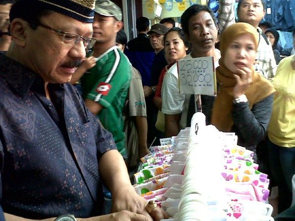 Foke Sambangi Pasar Tanah Abang