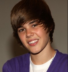 Justin Bieber-Selena Gomez Pacaran?