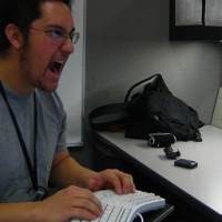  Ngomel di Internet, Jati Diri Remaja Indonesia Terkikis