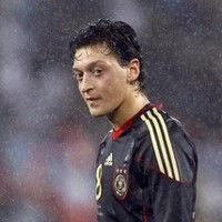 Bremen Tolak Madrid, Oezil Kecewa