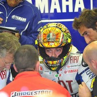 Rossi Emosional Tinggalkan Yamaha