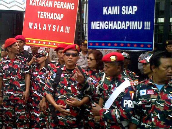 Laskar Merah Putih Demo Kedubes Malaysia