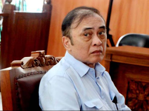 Hakim Tolak Eksepsi Sjahril Djohan