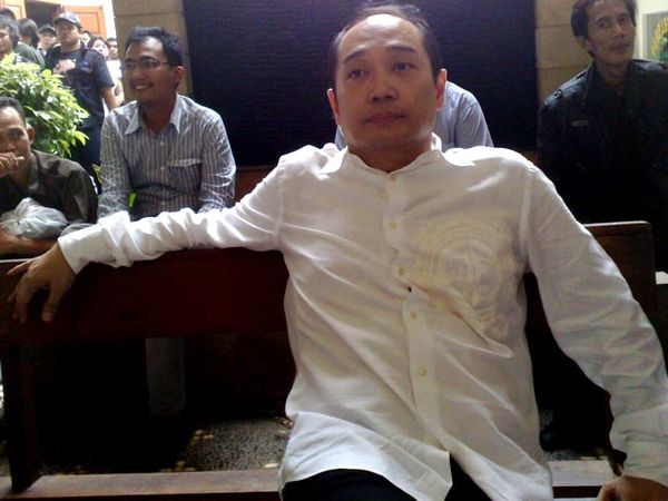 Adjie Notonegoro Santai Sebelum Sidang