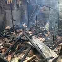 Diduga Gila, Seorang Anak Bakar Rumah Sendiri