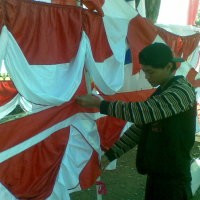 Malam Ini, Penjual Bendera Musiman Tinggalkan Bandung