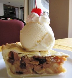 Segarnya Berbuka dengan Aple Pie ALa Mode