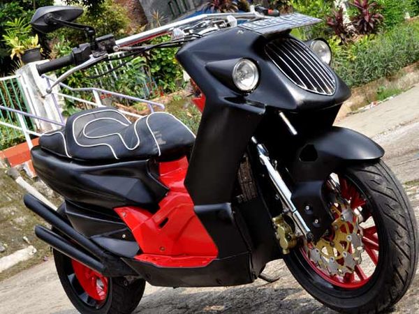 Yamaha Nouvo Ala Bangsawan Inggris