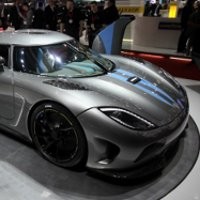 Koenigsegg Tantang Rekor Kecepatan Bugatti Veyron