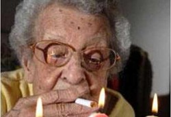 Pilih Sakit-sakitan Hingga Akhir Hayat Ketimbang Berhenti Merokok