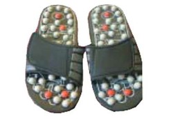 Manjurkah Pakai Sandal Refleksologi?