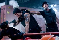 The Expendables: Parade Aktor Laga, Dar Der Dor, Darah & Bom The Expendables: Parade Aktor Laga, Dar Der Dor, Darah & Bom