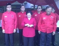 Mega Hadiri Upacara di DPP PDIP, Taufiq Kiemas Sakit