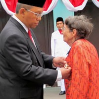  Presiden Anugerahi Prof. Dubovska Bintang Jasa Pratama