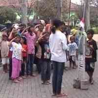 HUT ke-65 RI, Anjal dan Pengemis Gelar Upacara