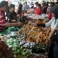 Berburu Makanan Buka Puasa di Pasar Benhil