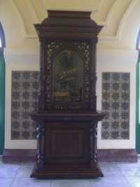 Menunggu Buka Puasa dengan Alunan Komet Tua