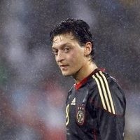 Madrid Dapatkan Oezil