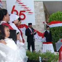 Bekerjalah Lebih Keras dan Loyal kepada Indonesia