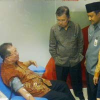 Ayo Belanja Sambil Donor Darah di Mall