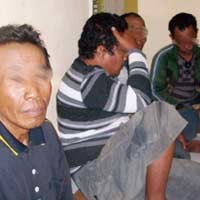 Bukannya Tadarus, 4 Tukang Becak Malah Judi Domino