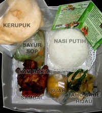 Katering Online, Antar Makanan Sambil Membangunkan Sahur