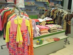 Berlebaran Pakai Baju Sarimbit ala Famos