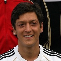 Mourinho Bicara Soal Oezil