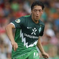 Oezil di Madrid, Messi di Barca