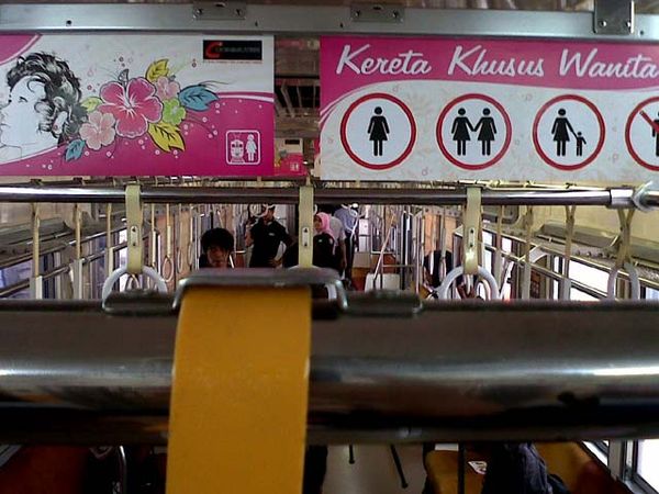 PT KAI Luncurkan Gerbong KA Wanita
