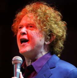 Simply Red Gelar Perpisahan di Java Soulnation Festival